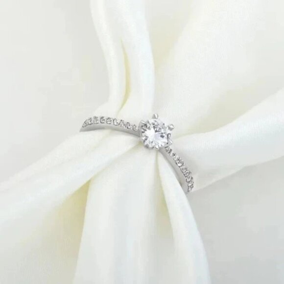 925 Sterling Silver Princess Cut CZ Ring for Women – Elegant Wedding Band - Picture 5 of 6